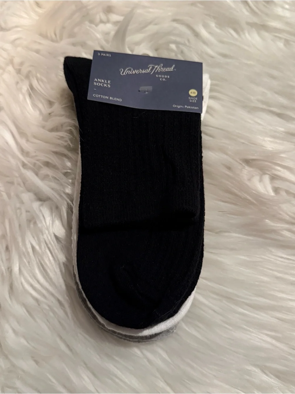 Universal Thread Women’s Ankle Socks 3 Pack Size 4-10 Black Gray White NWT